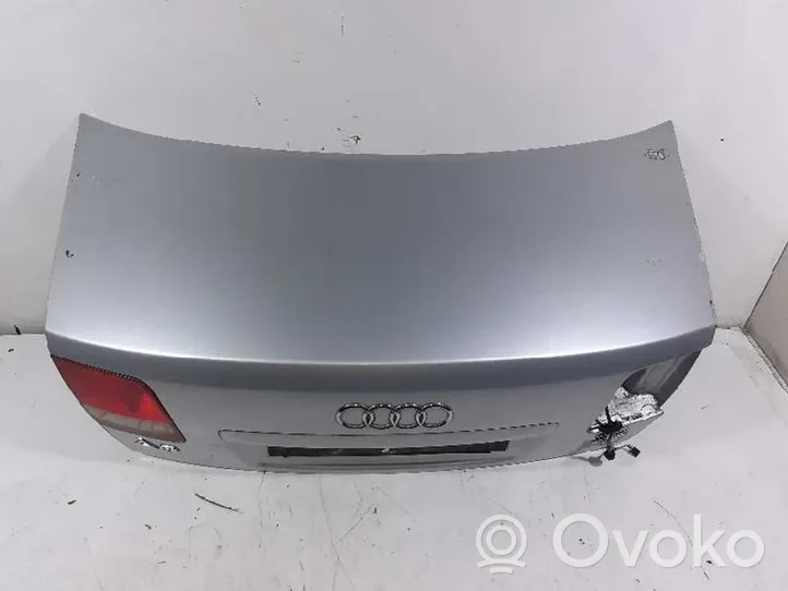 Audi A8 S8 D3 4E Grilles/couvercle de haut-parleur arrière 4E0827023A