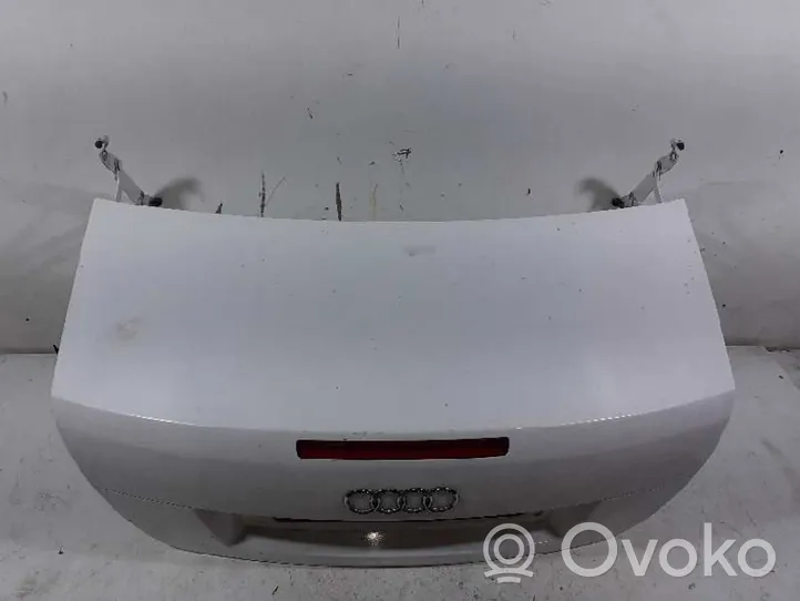 Audi A4 Allroad Задний подоконник 8H0827023B