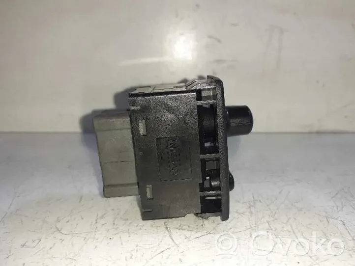 Nissan Patrol 260 Wing mirror switch 