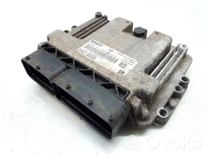 Opel Zafira B Komputer / Sterownik ECU silnika 55566279