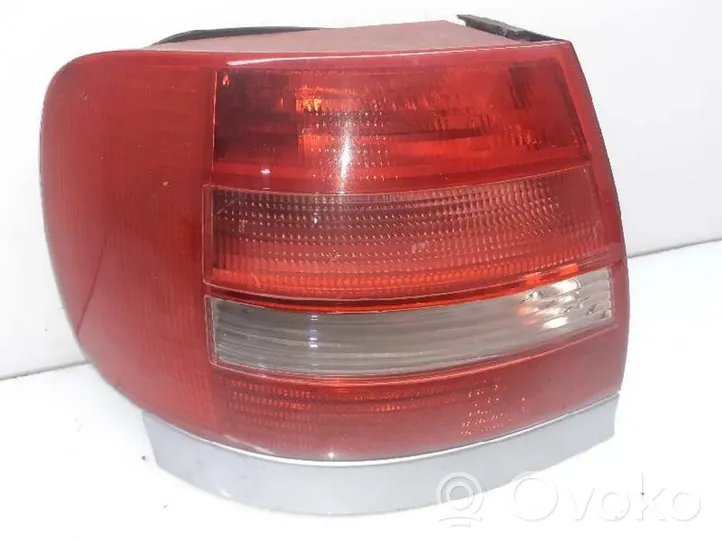 Audi A4 S4 B5 8D Lampada fanale posteriore 8D0945095G