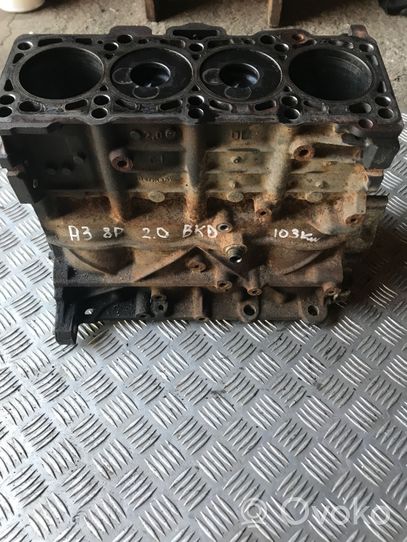 Audi A3 S3 8P Blok silnika 038103921CJ