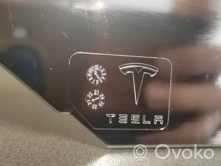 Tesla Model S Modanatura separatore del paraurti anteriore 105637800C