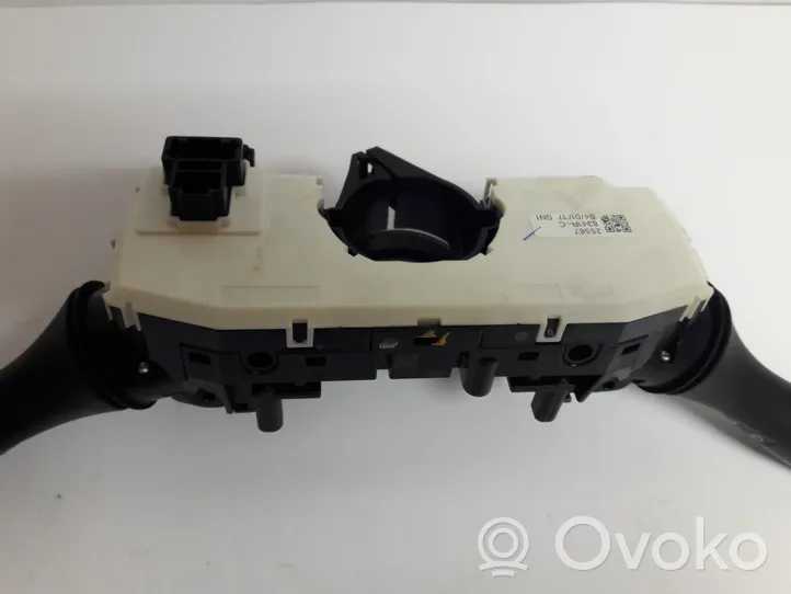 Renault Kadjar Interruptor/palanca de limpiador de luz de giro 255678341R