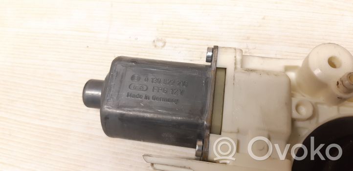 Ford Focus Moteur de lève-vitre de porte avant 4M5T14553