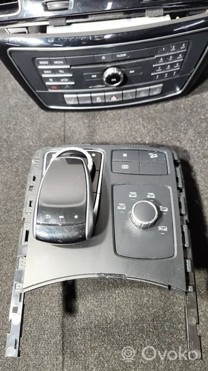 Mercedes-Benz GLE (W166 - C292) Unità principale autoradio/CD/DVD/GPS A1669003821