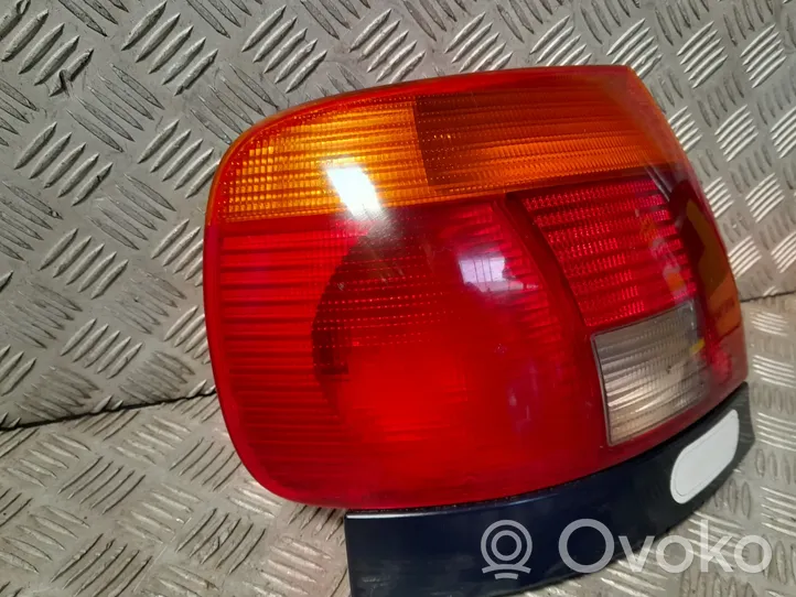 Audi A4 S4 B5 8D Luci posteriori 8D0943095A