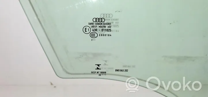 Audi A4 S4 B9 8W priekšējo durvju stikls (četrdurvju mašīnai) 8W0845202