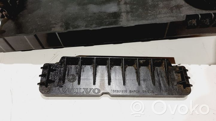 Volvo V40 Boîte de batterie 31301934