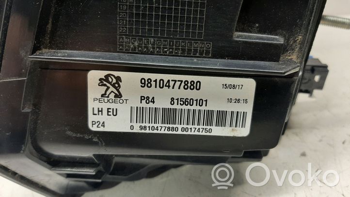 Peugeot 3008 II Lampy tylnej klapy bagażnika 9810477880