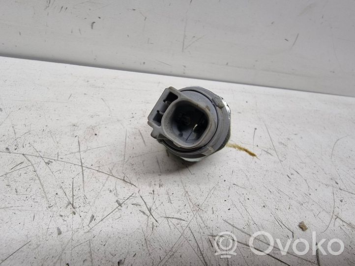 Toyota RAV 4 (XA40) Capteur de pression d'huile 8353028020