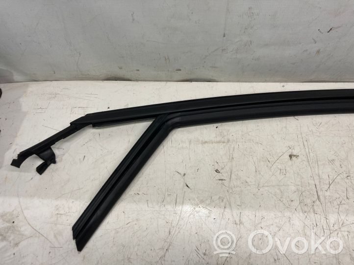 Opel Grandland X Rubber seal front door window/glass 9814856480