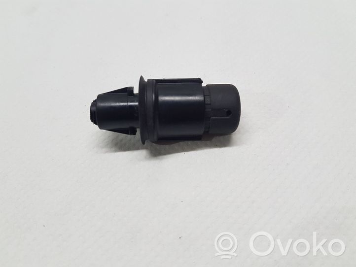 Citroen C5 Aircross Couvercle de coffre avec bloc tampon reglable arrière 9811653780