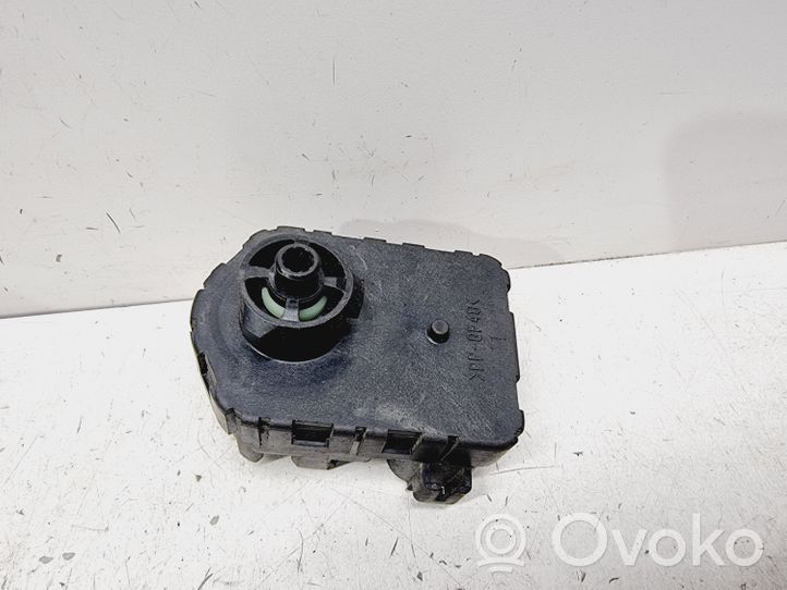 Toyota RAV 4 (XA20) Moteur de réglage du niveau des phares 8566122020