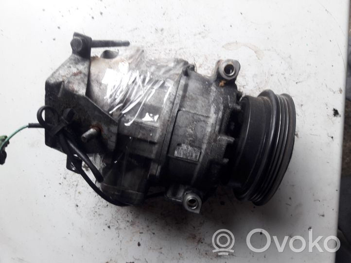 Volkswagen PASSAT B5.5 Ilmastointilaitteen kompressorin pumppu (A/C) 