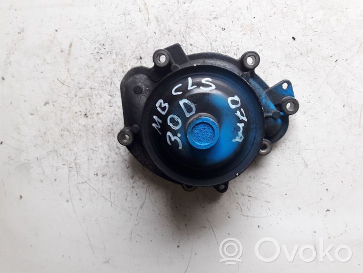 Mercedes-Benz CLS C219 Water pump 