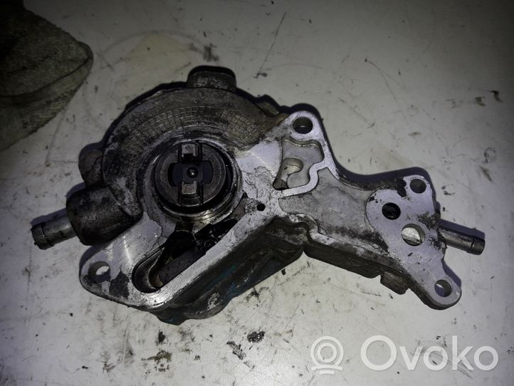 Audi A4 S4 B6 8E 8H Polttoaineen ruiskutuksen suurpainepumppu 