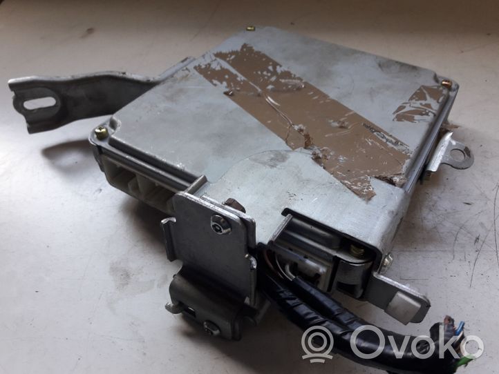 Toyota Avensis T220 Calculateur moteur ECU 