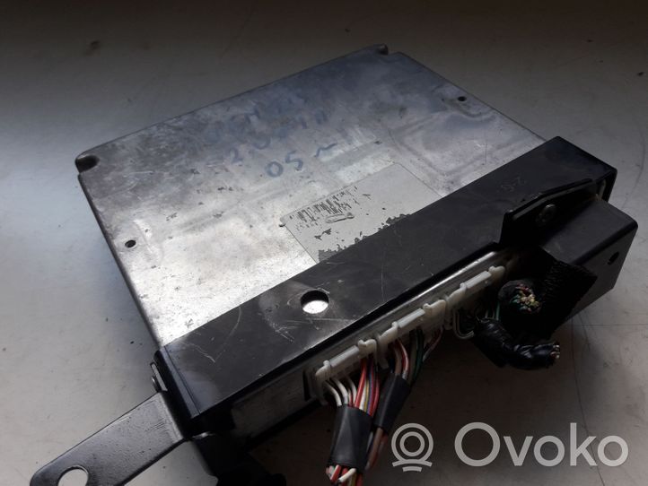 Toyota Avensis T250 Dzinēja vadības bloks 8966105C80