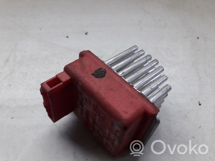 Audi A4 S4 B5 8D Heater blower fan relay 