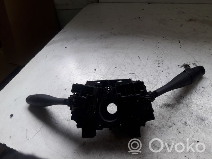 Nissan Primera Leva/interruttore dell’indicatore di direzione e tergicristallo 54354608