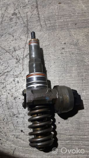 Volkswagen Caddy Injecteur de carburant 038130073AQ