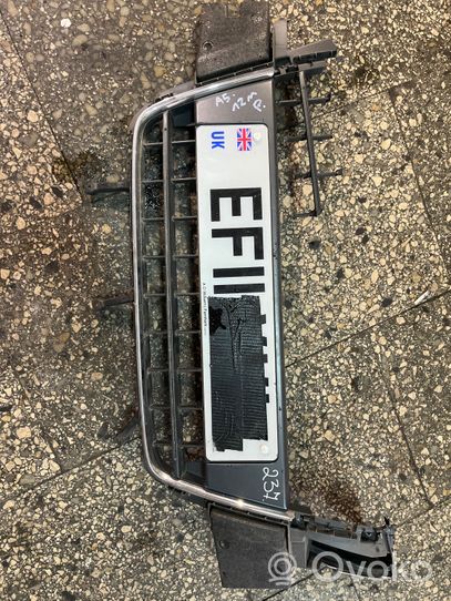 Audi A5 8T 8F Grille calandre supérieure de pare-chocs avant 