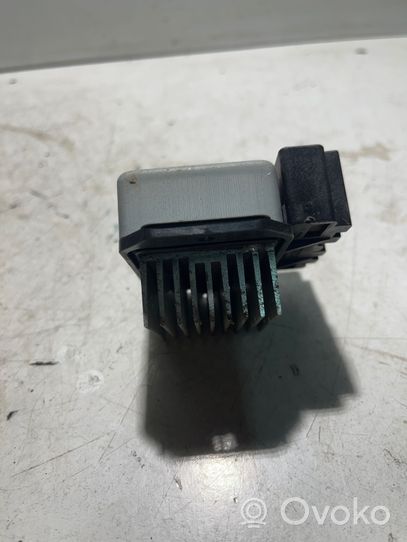 Opel Vectra C Coolant fan relay 8716547020