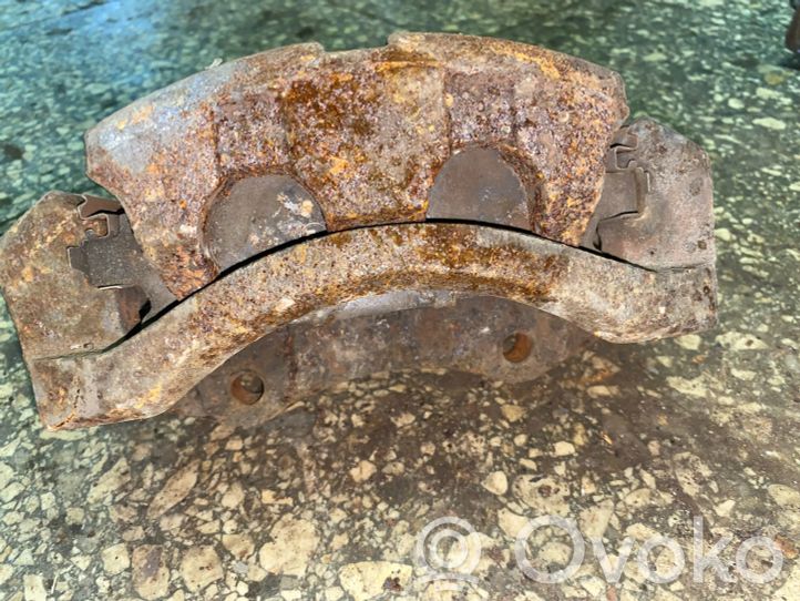 Nissan XTrail T30 Front brake caliper, 20.00 € RRR