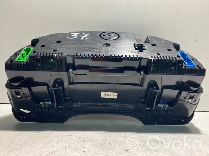 Audi A4 S4 B7 8E 8H Tachimetro (quadro strumenti) 8E0920951L