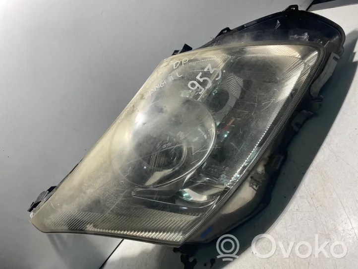 Toyota Avensis T270 Lampa przednia 8111805310