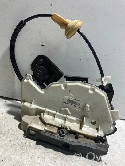 Volkswagen Jetta VI Front door lock 5K1837016B