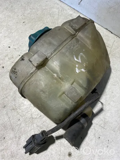 Volvo S60 Vase d'expansion / réservoir de liquide de refroidissement 8683456