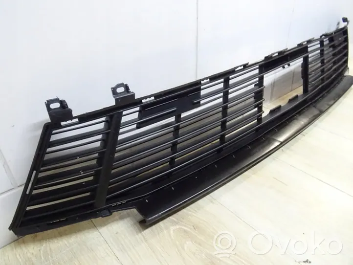 Citroen DS5 Grille inférieure de pare-chocs avant 9820329177