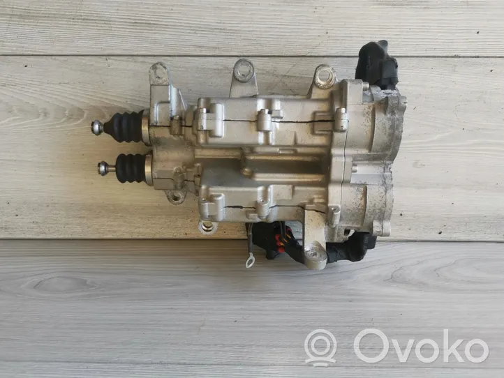 Hyundai Tucson TL Clutch slave cylinder 