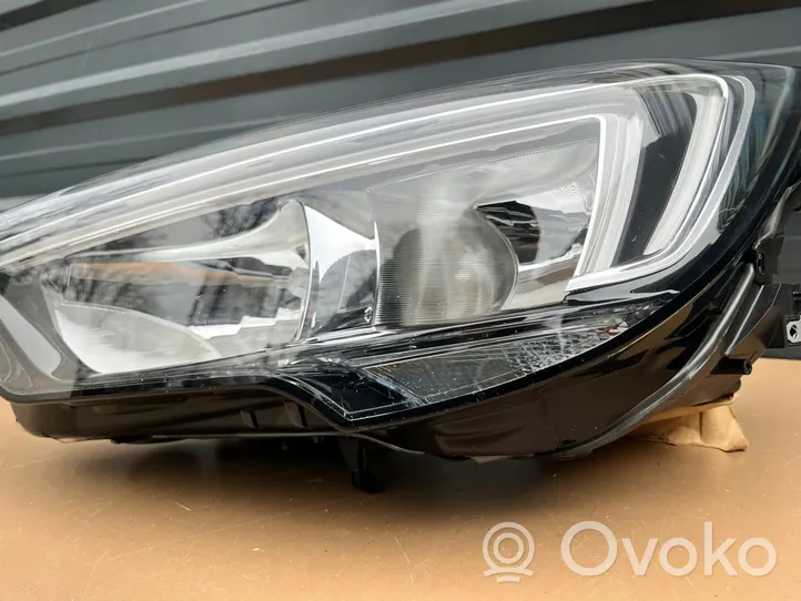 Opel Crossland X Lampa przednia 