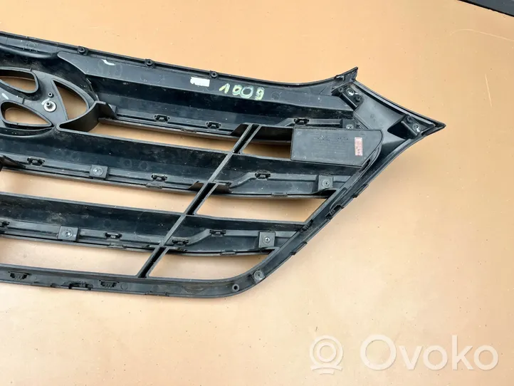 Hyundai Accent Grille de calandre avant 