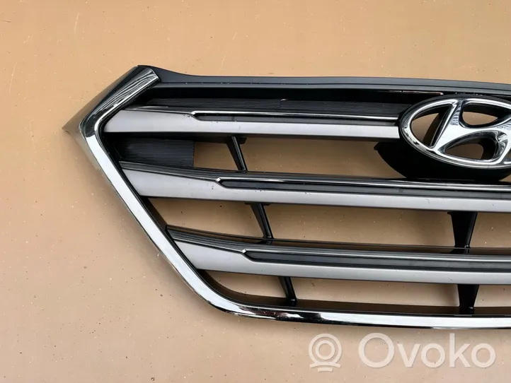 Hyundai Accent Grille de calandre avant 