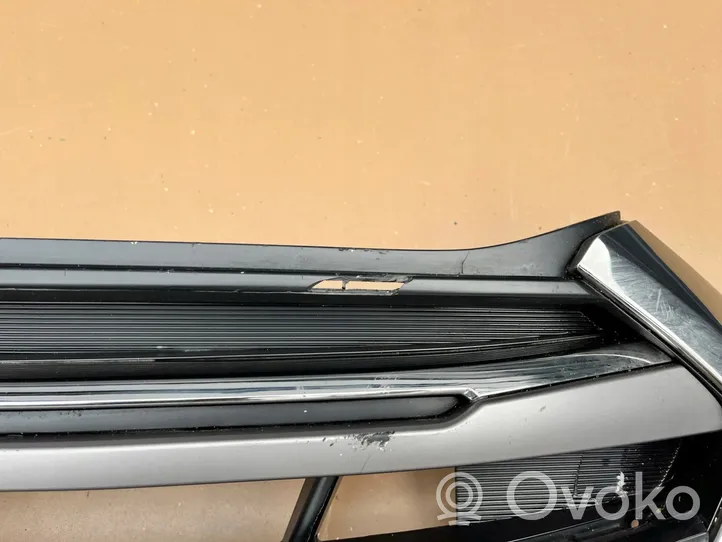 Hyundai Accent Grille de calandre avant 