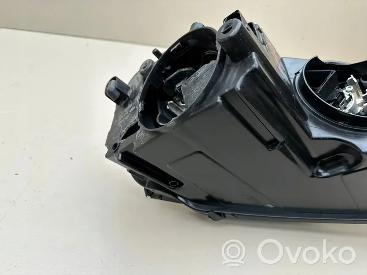 Audi A3 S3 8P Lampa przednia 