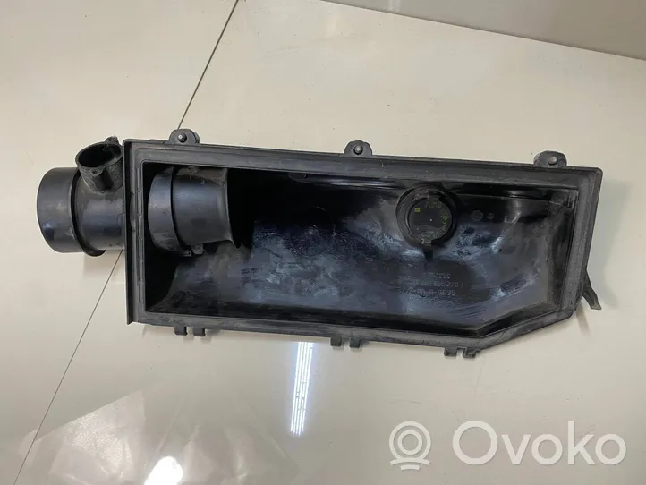 Mercedes-Benz S W220 Boîtier de filtre à air A0000945468