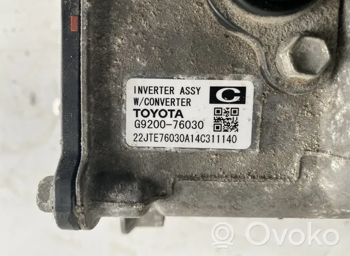 Toyota Auris 150 Jännitteenmuunnin/vaihtosuuntaaja G920076030