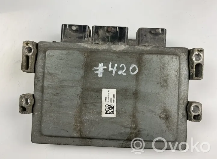 Renault Twingo II Calculateur moteur ECU 