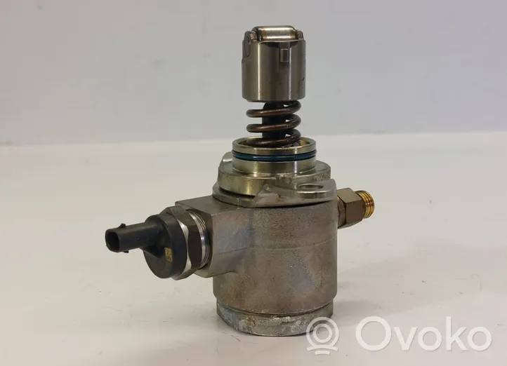 Volkswagen PASSAT B7 Pompe d'injection de carburant à haute pression 03C127026E