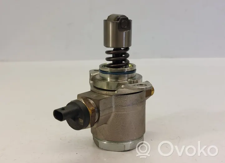 Volkswagen Touran II Pompe d'injection de carburant à haute pression 03C127026E