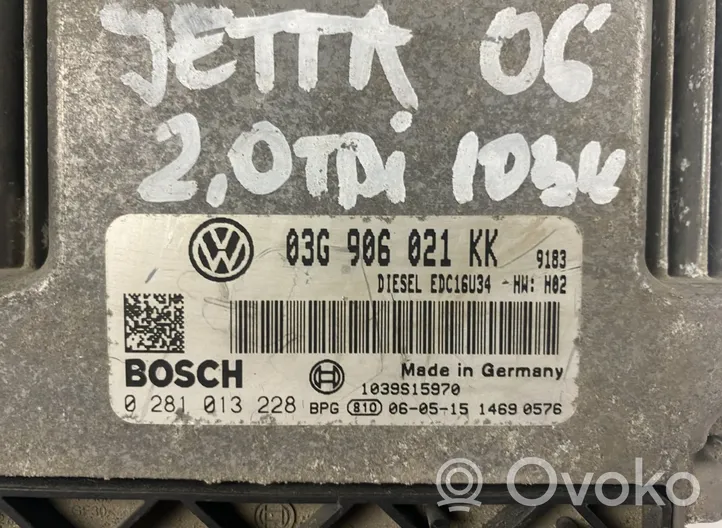 Volkswagen Jetta V Moottorin ohjainlaite/moduuli 0281013228
