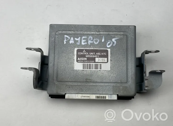 Mitsubishi Pajero Calculateur moteur ECU MR569401