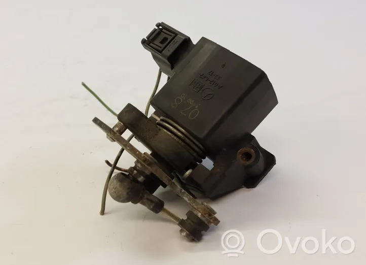 Mercedes-Benz E W210 Supporto del pedale dell’acceleratore A0125423317