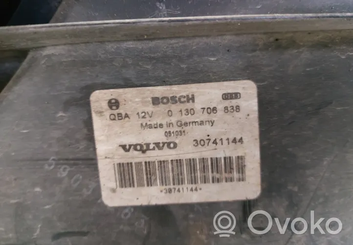 Volvo XC70 Elektryczny wentylator chłodnicy 30741238