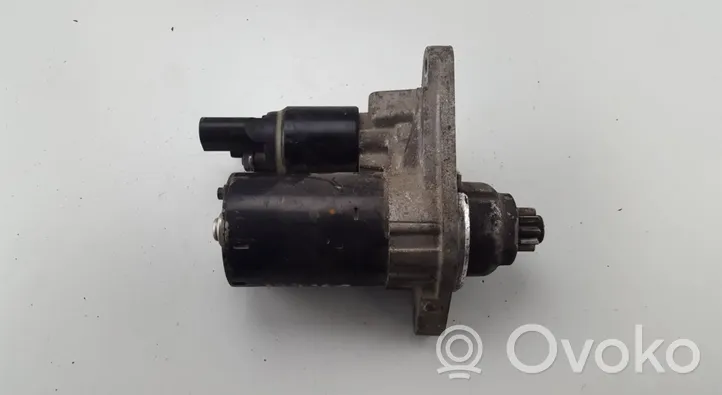 Volkswagen Golf V Starter motor 021911023R